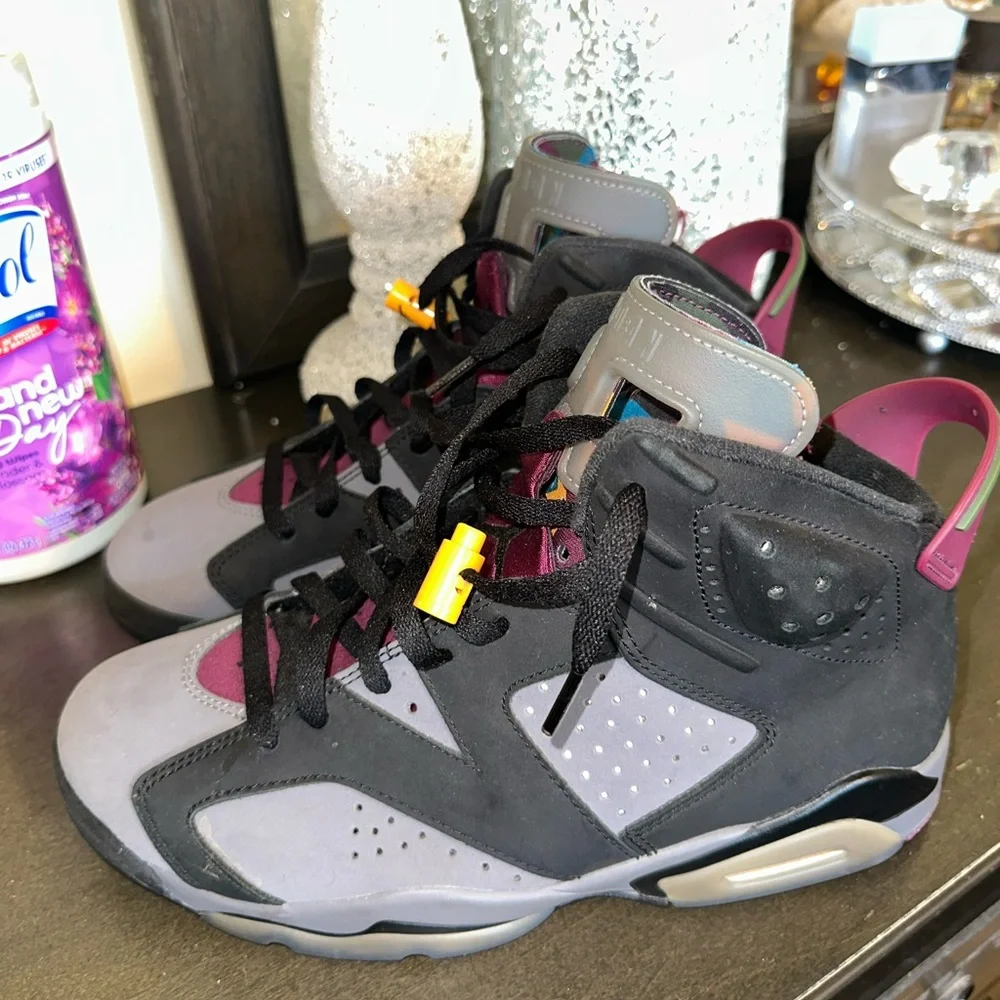 Men’s Air Jordan 6 Retro GS 'Bordeaux'
Size 9. Classic Release . Good condition - Picture 12 of 13